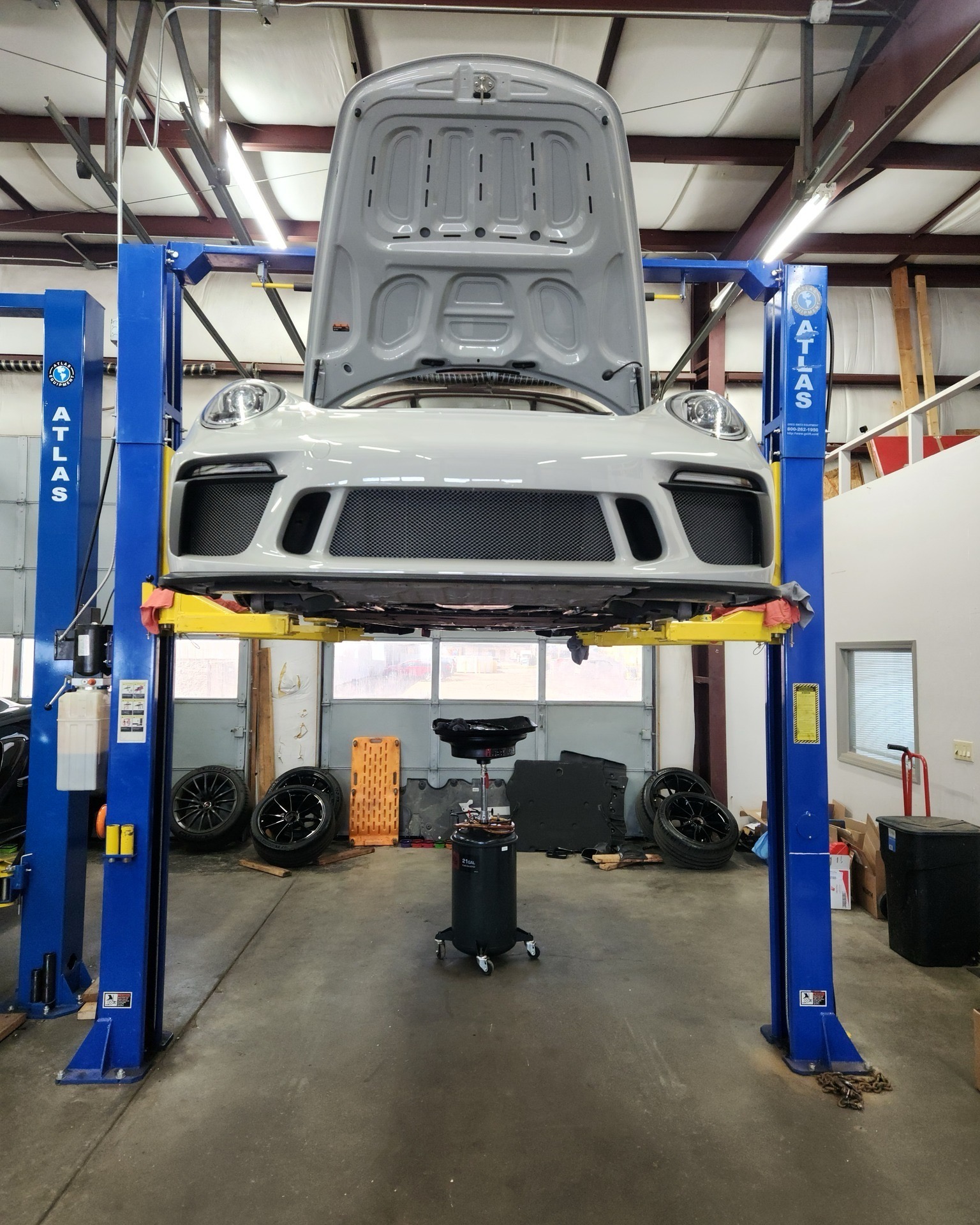 Porsche 911 GT3 RS service work